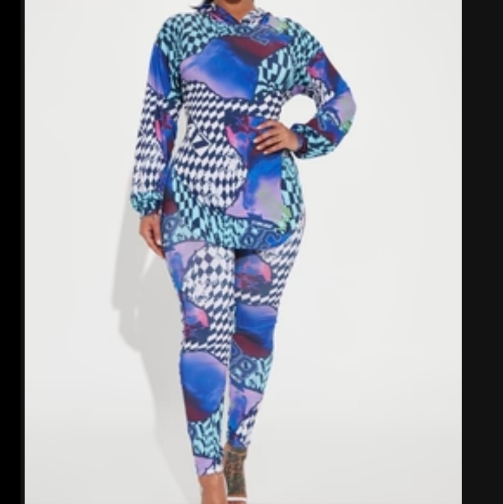**SOLD** 2 piece legging set
